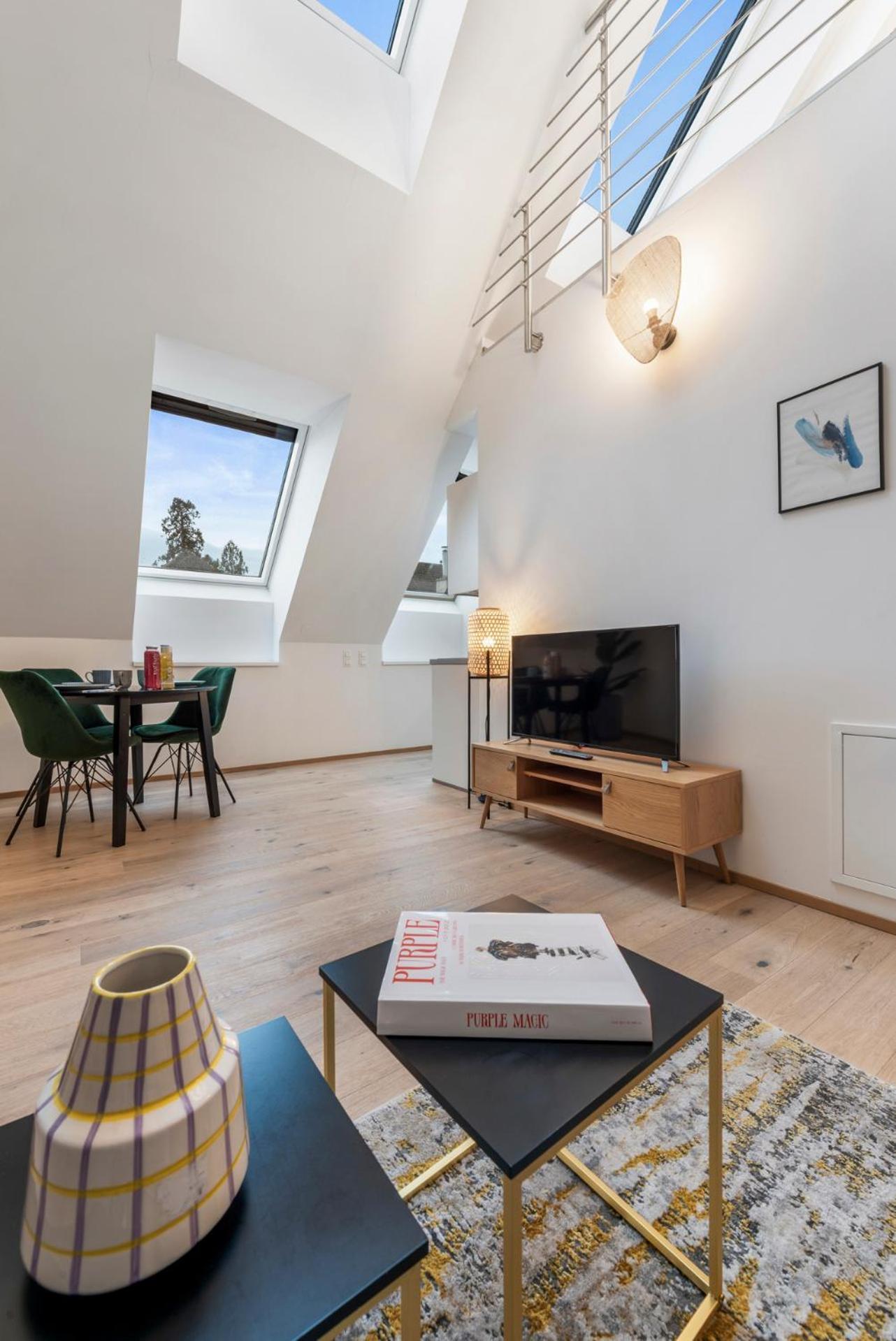 Vienna Hills Living Aparthotel ภายนอก รูปภาพ