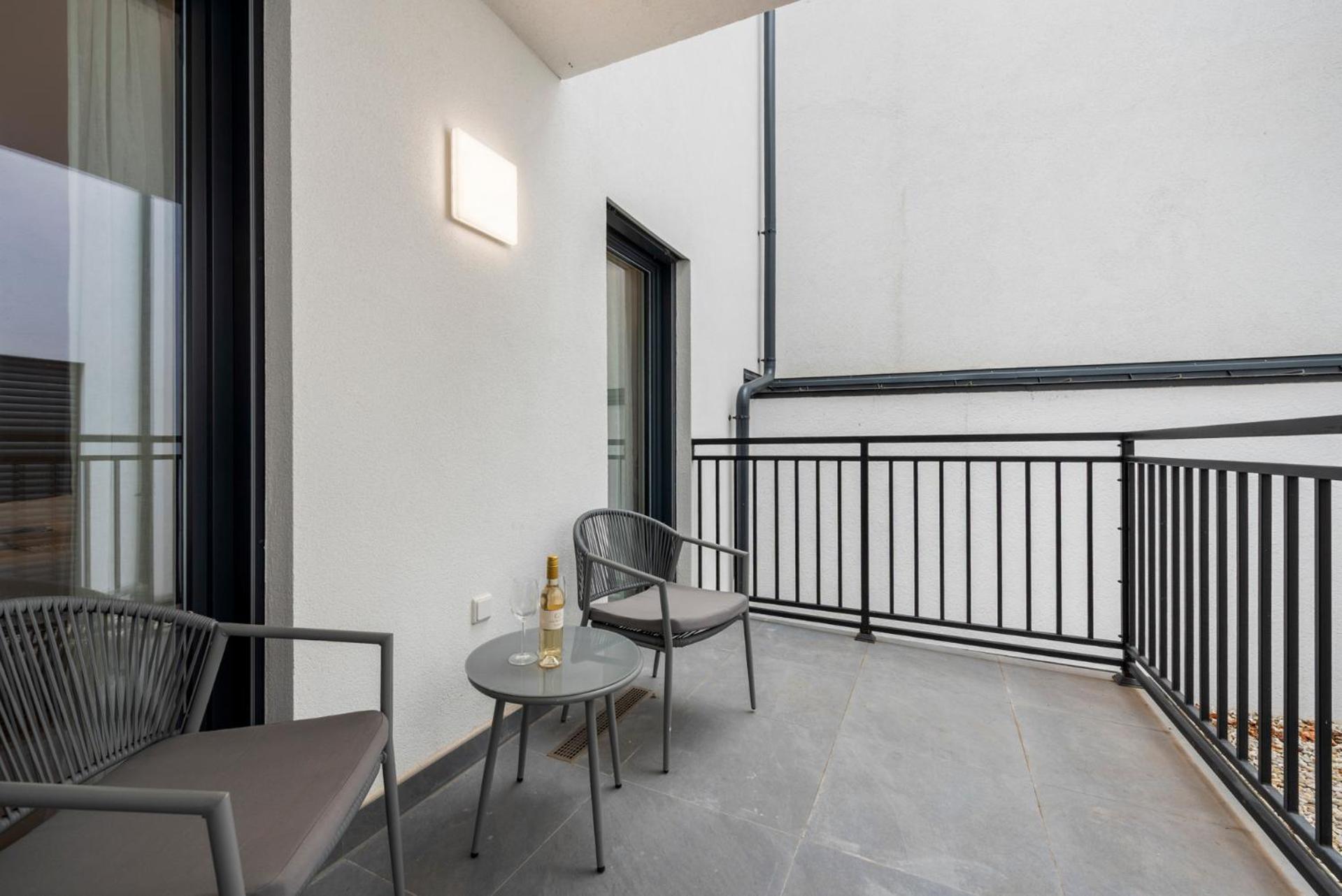 Vienna Hills Living Aparthotel ภายนอก รูปภาพ